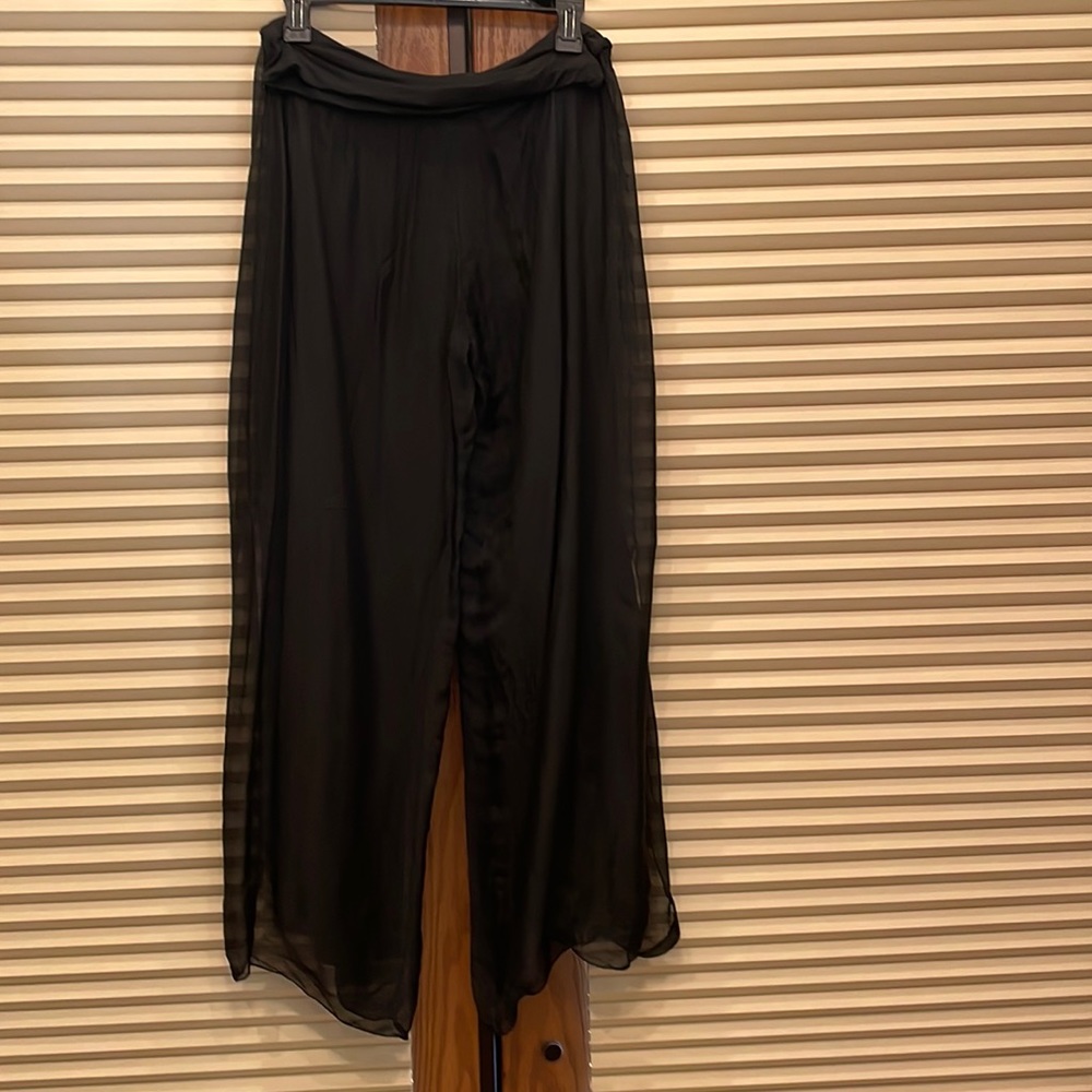 NWT. one size pull on.